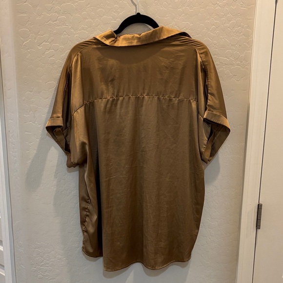 Elegant Brown Blouse - Picture 3 of 4